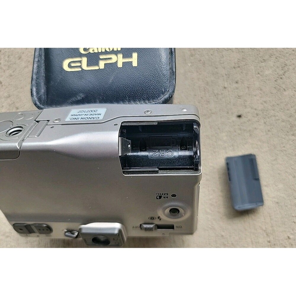 Canon ELPH 370Z Camera With Case UNTESTED - Picture 7 of 7